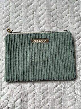 Pochette Bleu pale cotele /Alekco